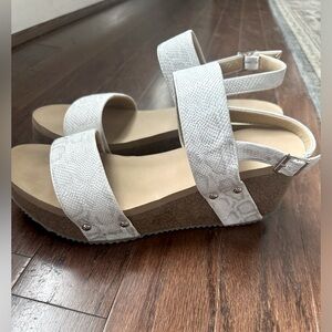 Volatile snakeskin print silver sandals Size 10. Like new.